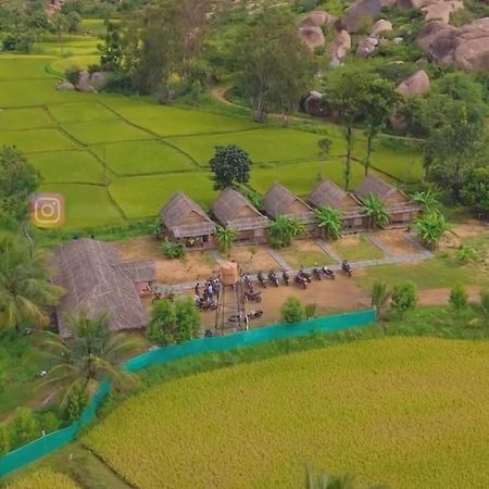 Om Shanti Om Home Stay & Cafe Hampi Exterior photo