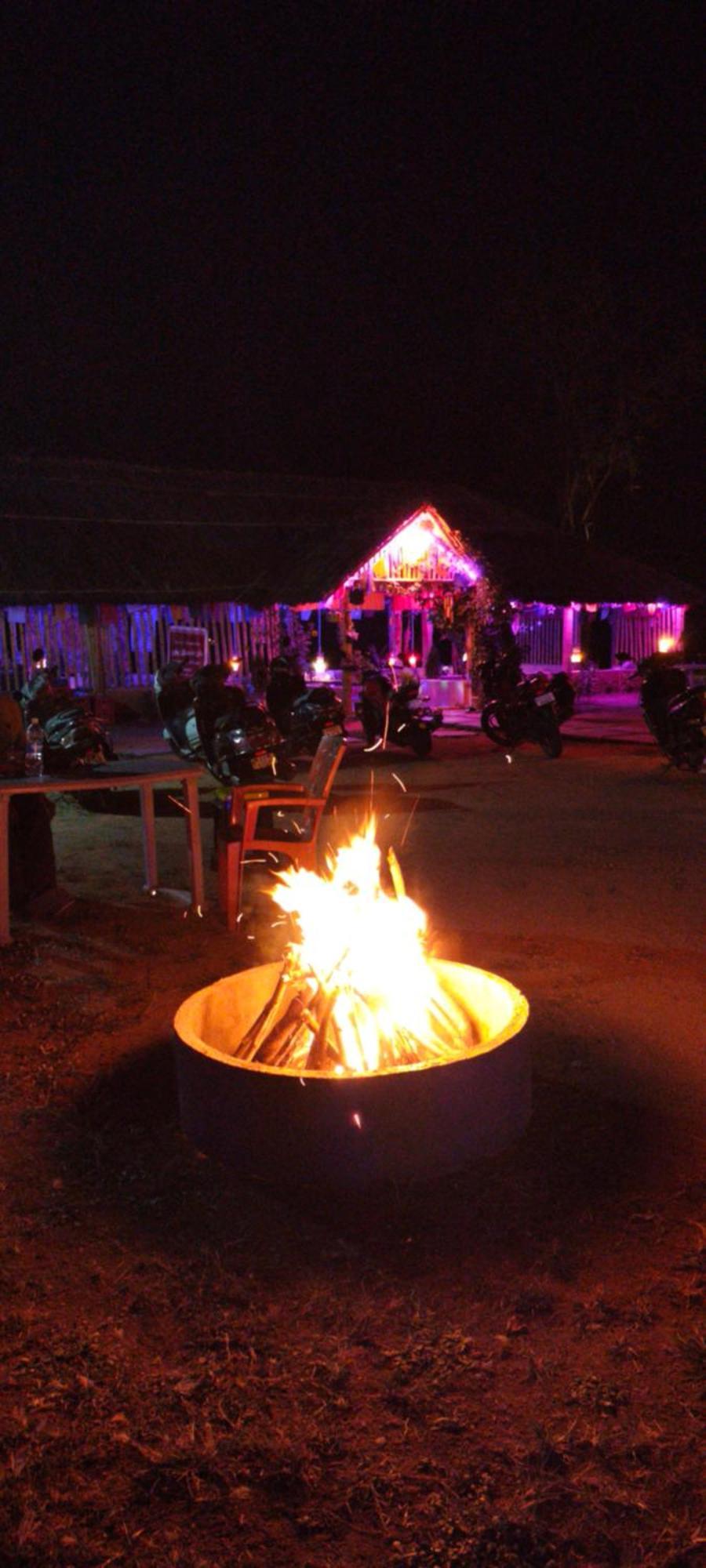 Om Shanti Om Home Stay & Cafe Hampi Exterior photo