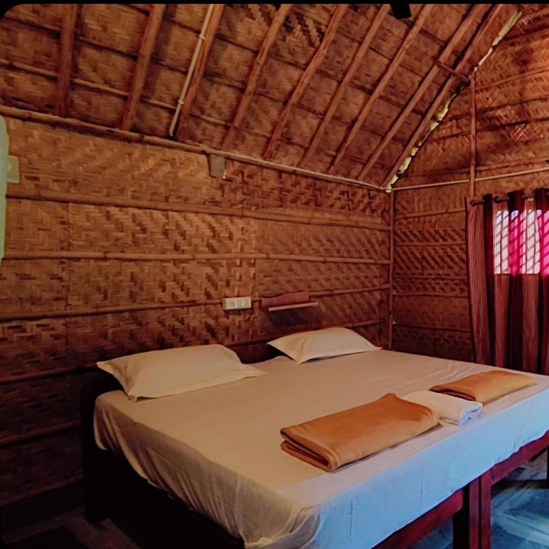 Om Shanti Om Home Stay & Cafe Hampi Exterior photo
